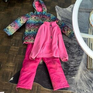 Girl 7/8 years old 3 piece snowsuit. In great condition
